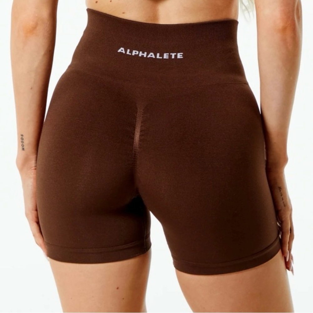 Alphalete - Amplify short 4.5”